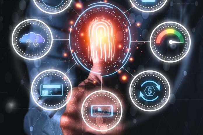 Huella dactilar y adultos mayores: Experta plantea alternativas biométricas para simplificar trámites