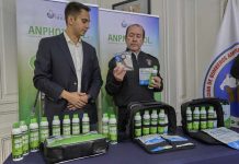 Laboratorio Kasem concreta segunda donación de kits especializados para Bomberos de Chile