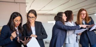 Radiografía del trabajo femenino Informe revela que varias industrias en Chile aún no superan el 20% de participación femenina