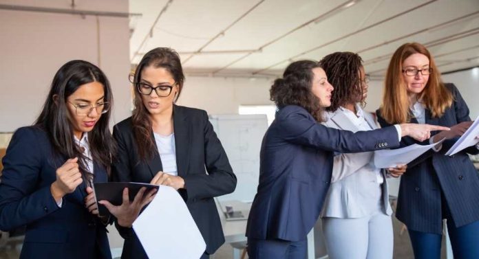 Radiografía del trabajo femenino Informe revela que varias industrias en Chile aún no superan el 20% de participación femenina Radiografía del trabajo femenino Informe revela que varias industrias en Chile aún no superan el 20% de participación femenina