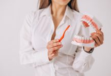 Reforzar los hábitos de higiene dental es clave para la salud y el rendimiento de niños y adolescentes