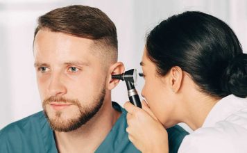 Se adelanta el cuidado auditivo: uso de audífonos en Chile ahora parte a los 50 años Se adelanta el cuidado auditivo: uso de audífonos en Chile ahora parte a los 50 años