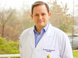 Catorce chilenos conviven con una enfermedad que destruye sus músculos y que el Estado no financia Catorce chilenos conviven con una enfermedad que destruye sus músculos y que el Estado no financia