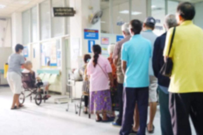 Colapso silencioso en hospitales: 1.000 pacientes “dados de alta” ocupan camas y desatan crisis estructural en salud