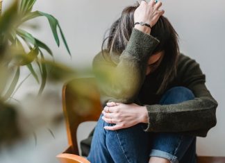 Estudios revelan relación entre contaminación y el deterioro de la salud mental