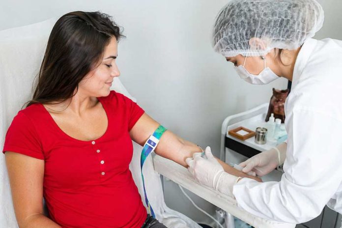 Día Mundial de la Hemofilia: la rara condición médica que afecta a 2 mil chilenos y el mito de que no afecta a las mujeres