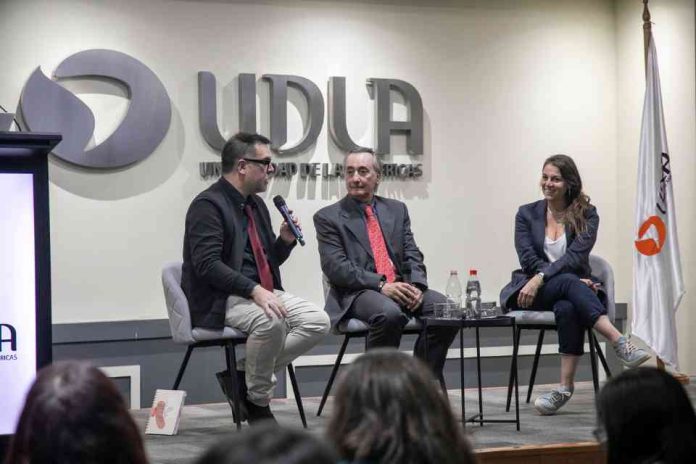Con el conversatorio “El futuro del trabajo para el bienestar humano” la Facultad de Salud y Ciencias Sociales de UDLA inaugura sus actividades académicas 2026