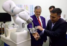 Hospital San Camilo de San Felipe: Subsecretario Montt inaugura robot quirúrgico para cirugías abdominales que ayudará a reducir los tiempos de espera