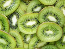 Kiwi, el superalimento que fortalece el sistema inmune y podría ayudarte a descansar mejor