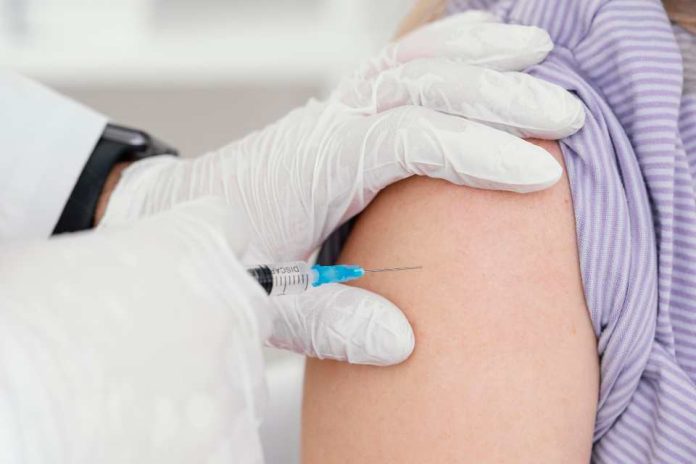 Llaman a reforzar la vacunación contra la influenza ante posible aumento de virus respiratorios