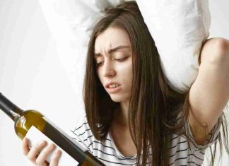 Mujeres jóvenes lideran en chile y Sudamérica el consumo problemático de alcohol y drogas, pero casi no piden ayuda