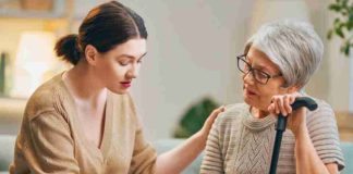 Mujeres y cuidado: cómo acompañar a personas mayores sin tener que hacerlo solas