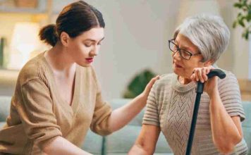 Mujeres y cuidado: cómo acompañar a personas mayores sin tener que hacerlo solas