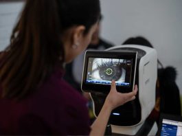 Niños de Huechuraba recibieron lentes gratuitos tras operativo oftalmológico en la comuna