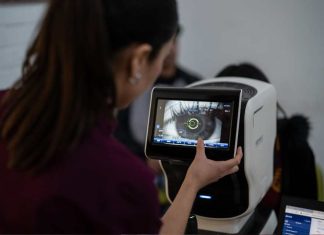 Niños de Huechuraba recibieron lentes gratuitos tras operativo oftalmológico en la comuna