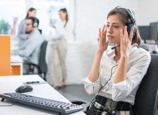 Ojo con el ruido en el trabajo: los sonidos de la oficina pueden estar impactando tu audición sin darte cuenta