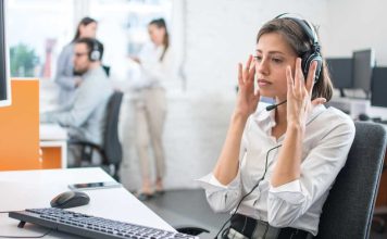 Ojo con el ruido en el trabajo: los sonidos de la oficina pueden estar impactando tu audición sin darte cuenta