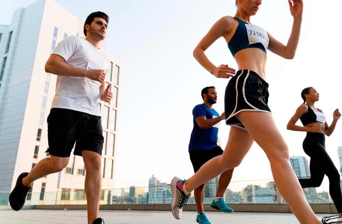 Kinesiólogo comparte recomendaciones para la Maratón de Santiago