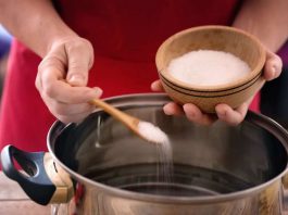 Alto consumo de sal en Chile: especialistas alertan sobre problemas a la salud Alto consumo de sal en Chile: especialistas alertan sobre problemas a la salud