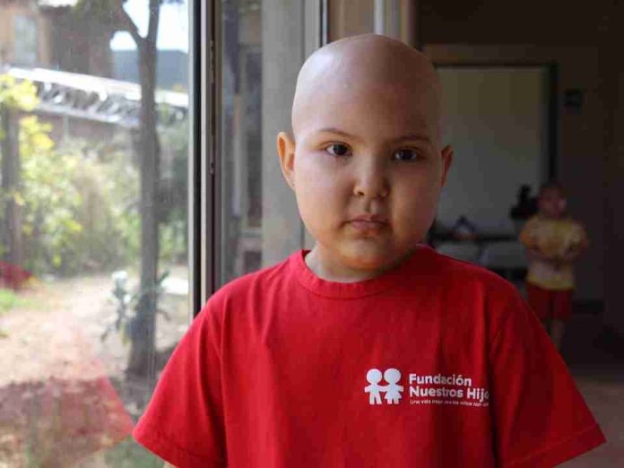 Chile lidera la sobrevida del cáncer infantil, pero sigue rezagado respecto a la OCDE
