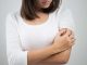 Dolor crónico y sin causa visible: por qué la fibromialgia afecta más a mujeres entre los 30 y 60 años