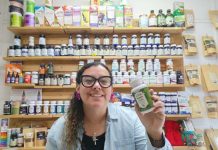 Emprendedora de Coronel transforma su experiencia de salud en una botica natural enfocada en el bienestar integral