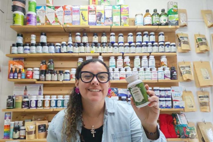 Emprendedora de Coronel transforma su experiencia de salud en una botica natural enfocada en el bienestar integral Emprendedora de Coronel transforma su experiencia de salud en una botica natural enfocada en el bienestar integral