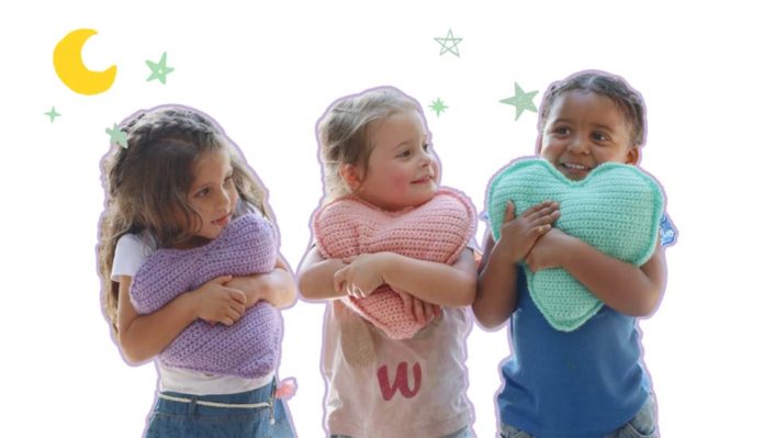 Fundación Abrázame abre convocatoria para voluntariado que acompaña a bebés en hospitales y residencias de protección