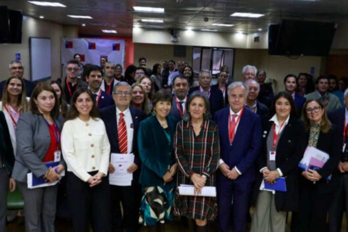 Ministerio de Salud articula trabajo intersectorial con la sociedad civil organizada para reducir los tiempos de espera de patologías No GES Ministerio de Salud articula trabajo intersectorial con la sociedad civil organizada para reducir los tiempos de espera de patologías No GES
