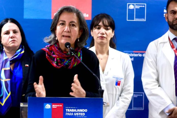 Ministerios de Salud y Seguridad Pública firman convenio que agiliza procedimientos policiales en servicios de urgencia de la red pública