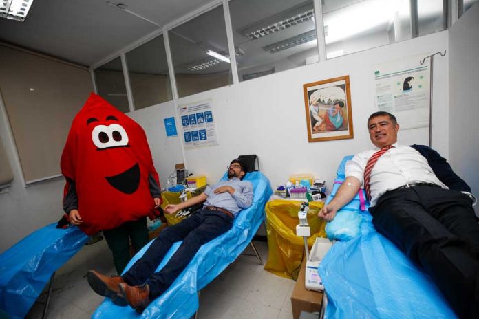 Municipalidad de Santiago y Posta Central llaman a donar sangre para fortalecer la atención de pacientes críticos