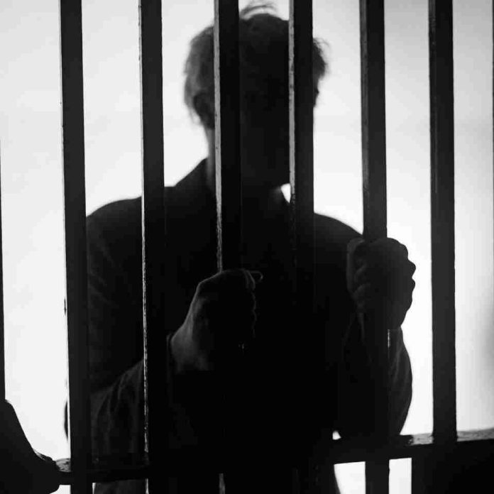 Técnica de vinculación de ALTO Chile permitió capturar y condenar a ocho años de cárcel a solitario ladrón de farmacias apodado El Farmacéutico Técnica de vinculación de ALTO Chile permitió capturar y condenar a ocho años de cárcel a solitario ladrón de farmacias apodado