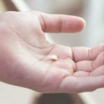 ¿Qué hacer si se te cae un diente definitivo? El error que puede hacerte perderlo para siempre, según expertos