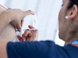 Atenciones respiratorias alcanzan su nivel más alto del año: especialistas explican por qué aún es tiempo de vacunarse Atenciones respiratorias alcanzan su nivel más alto del año: especialistas explican por qué aún es tiempo de vacunarse
