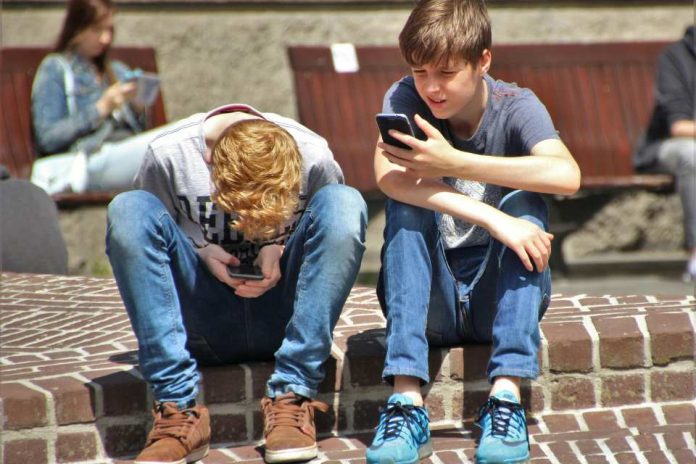 Bajas notas, más anotaciones y cambios de conducta lo que los adolescentes muchas veces intentan comunicar Bajas notas, más anotaciones y cambios de conducta: lo que los adolescentes muchas veces intentan comunicar