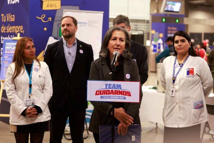 Ministra de Salud presenta estrategia conjunta con Metro de Santiago para incentivar la vacunación en estas vacaciones de invierno