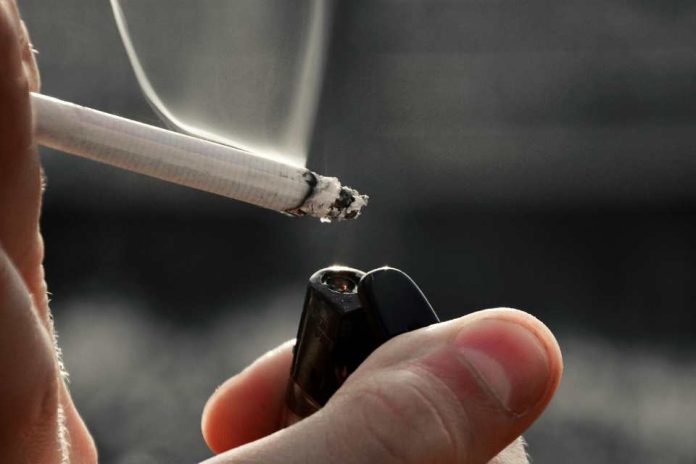 Mucho más que humo el daño silencioso del cigarrillo en el corazón y los pulmones Mucho más que humo el daño silencioso del cigarrillo en el corazón y los pulmones