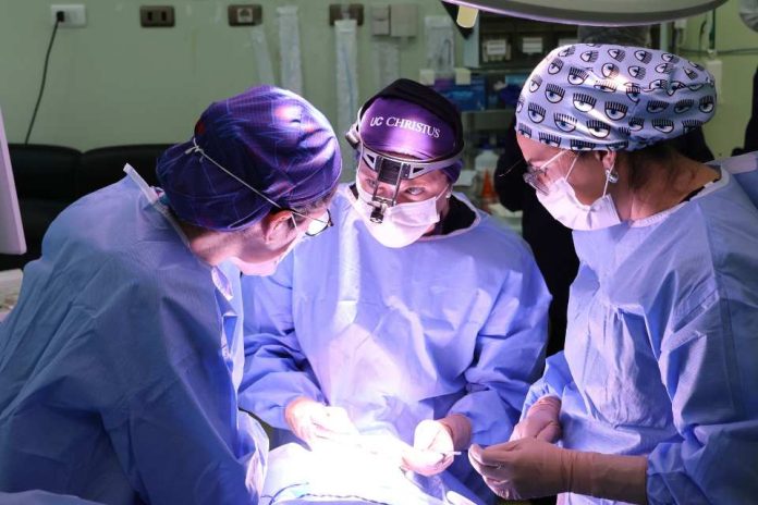 Operativo oftalmológico realizó 458 prestaciones especializadas y benefició a 138 pacientes de la Región de Los Lagos