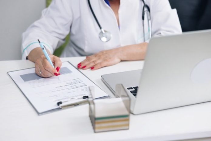 Si su médico no cumple esto, el sistema le bloqueará su licencia médica sin previo aviso