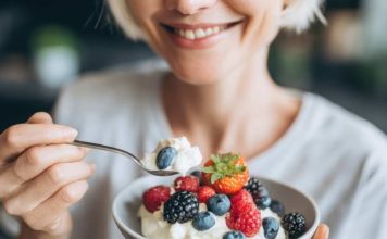 ¿Qué comer durante la menopausia para evitar riesgos de salud? Claves de la dieta para redefinir el autocuidado
