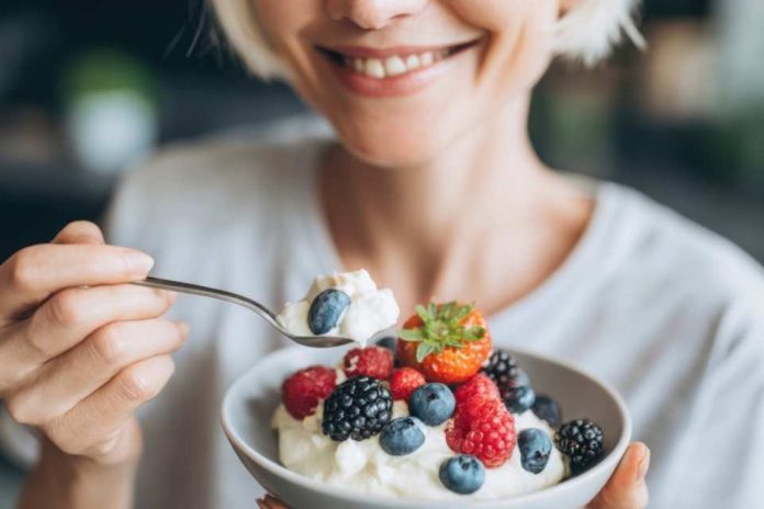 ¿Qué comer durante la menopausia para evitar riesgos de salud? Claves de la dieta para redefinir el autocuidado