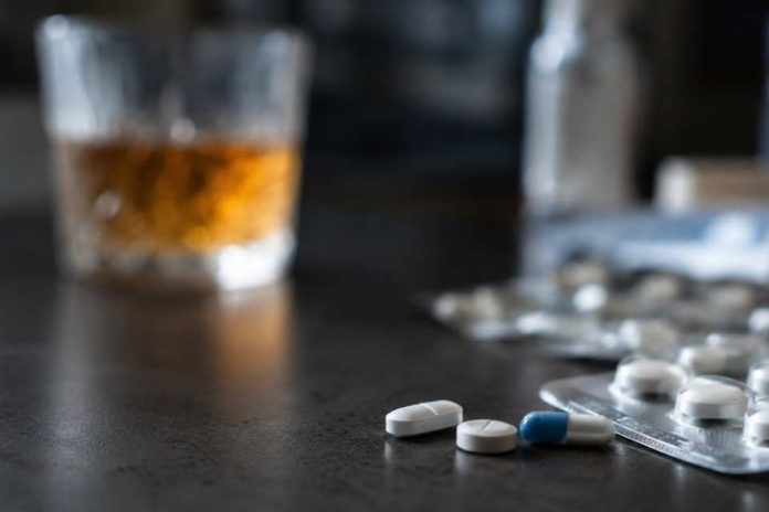 Alerta por reto que mezcla alcohol con antigripales: cómo identificar señales de riesgo y cómo actuar ante una emergencia