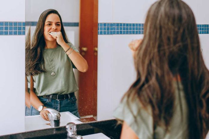 En el Día Mundial del Autocuidado la salud bucal, un hábito clave para el bienestar integral