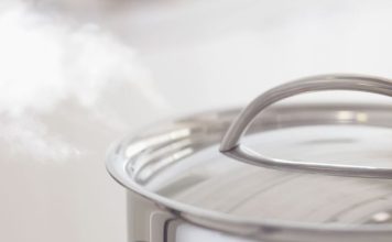 Humedad y hongos en una cocina pueden poner en riesgo la inocuidad de los alimentos, advierte académico UCSC
