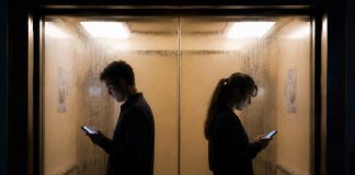 La paradoja de estar conectados