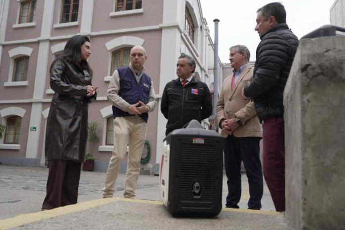 Ante sistema frontal, autoridades y Chilquinta refuerzan coordinación para proteger a clientes electrodependientes