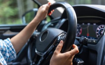 Casi nadie lo aprueba, pero 1 de cada 7 lo hace: el 15% de los conductores en Chile admite haber manejado sobre el límite de alcohol