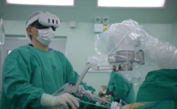 De Chile a EEUU: tecnología de cirugía magnética creada por cirujano chileno llega por primera vez a hospital de Miami