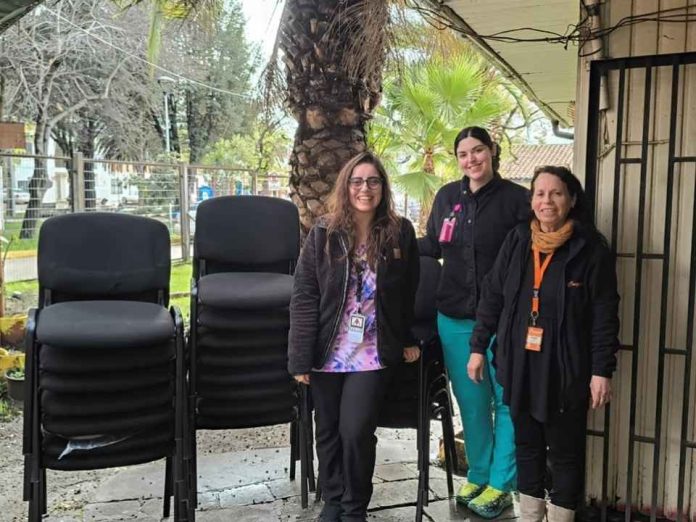 Hospital de Pichidegua recibe aporte de empresa local para renovar su mobiliario en sala de espera Hospital de Pichidegua recibe aporte de empresa local para renovar su mobiliario en sala de espera
