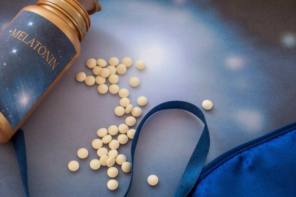 El descanso que sana: cómo la melatonina y la nutrición construyen un sueño reparador